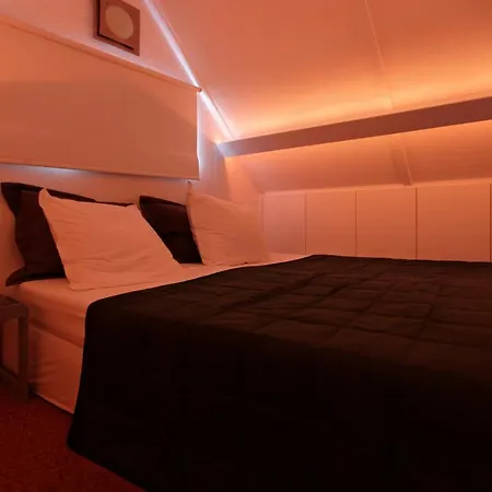 Seanooz - Wellness Overnachting Met Prive Bioscoop Aan Holiday home *