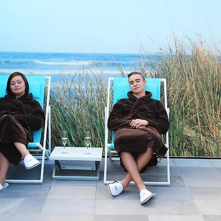 Holiday home Seanooz - Wellness Overnachting Met Prive Bioscoop Aan